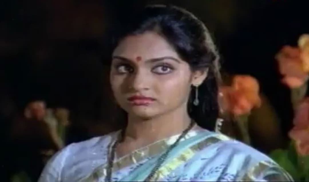 ఒక వనిత నవ ముదిత సుమ లలిత