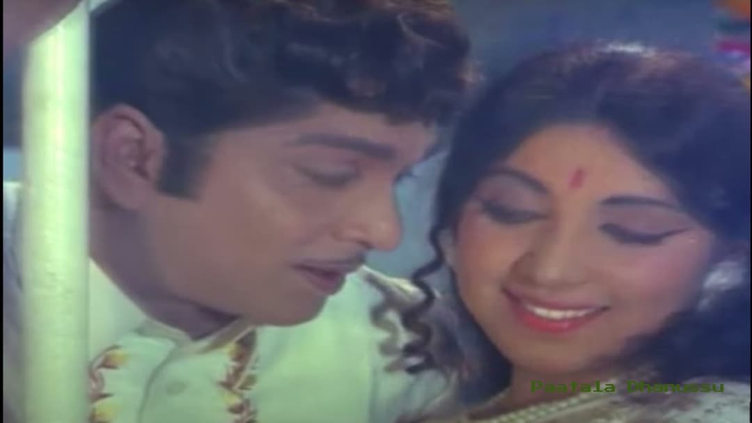 కురిసే వెన్నెల్లో మెరిసే గోదారిలా