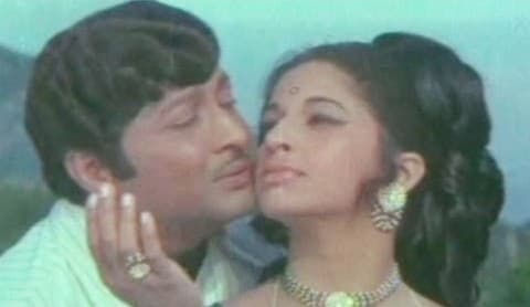 అల్లరి చూపుల కవ్వించే