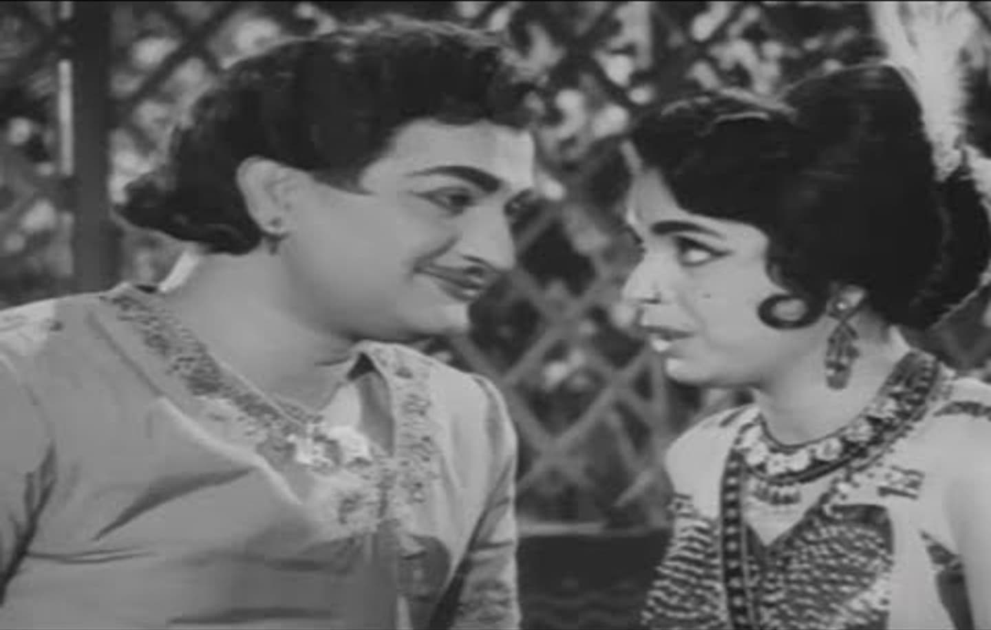 మిలమిల మెరిసే మనసే