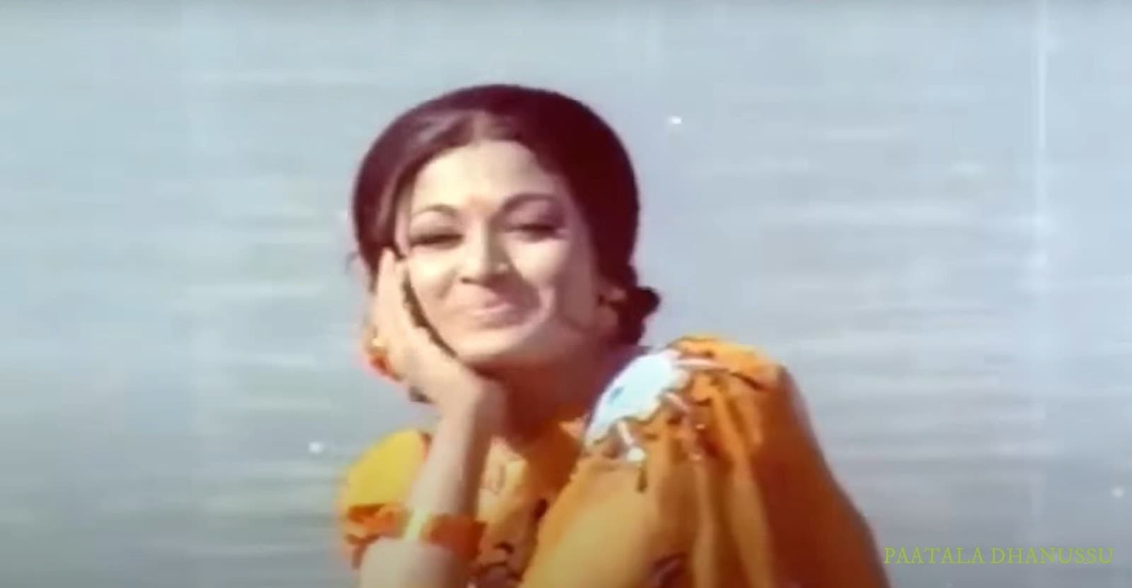 అందాలు కనువిందు చేస్తుంటే